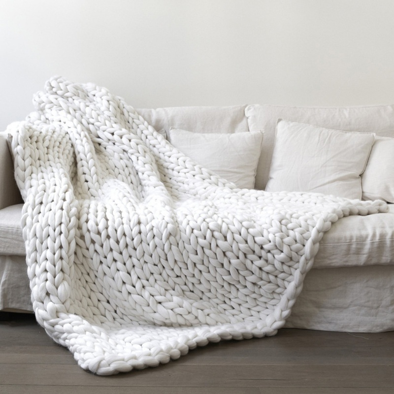 Coperta per divano lavorata a  - Photography Yoga recensione e prezzo